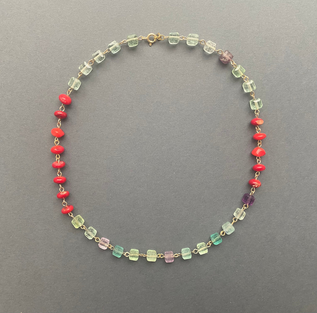 Luz en Herbario Artist Necklace