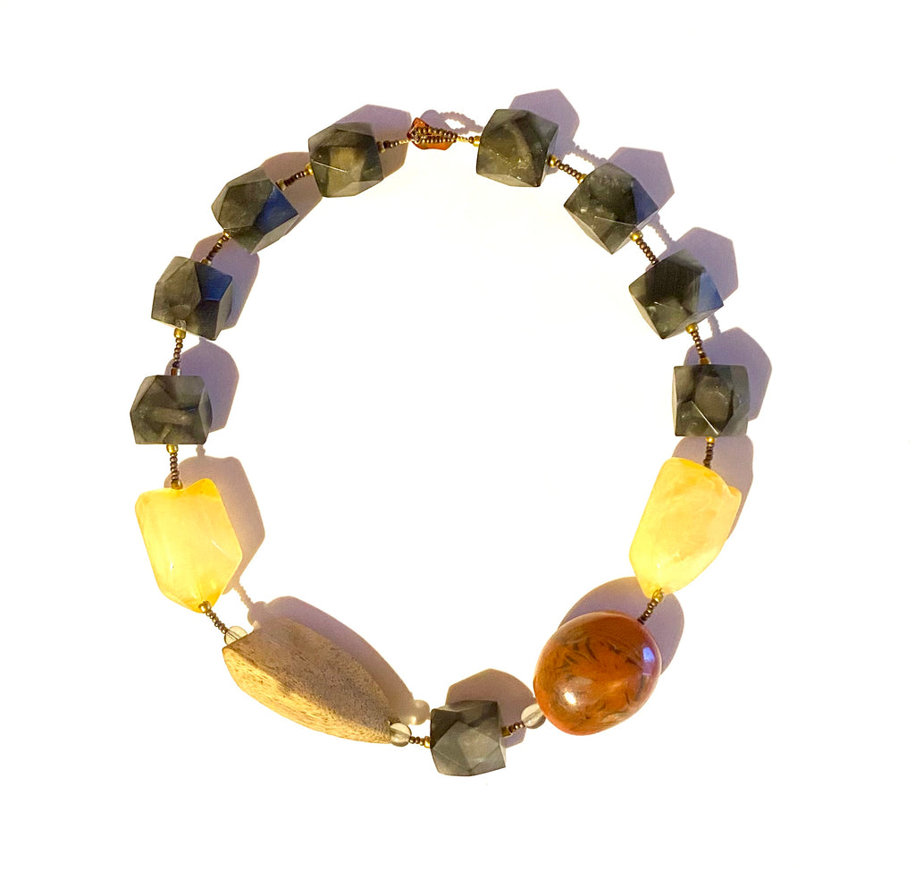 Collar de artista Geometría de la Tierra