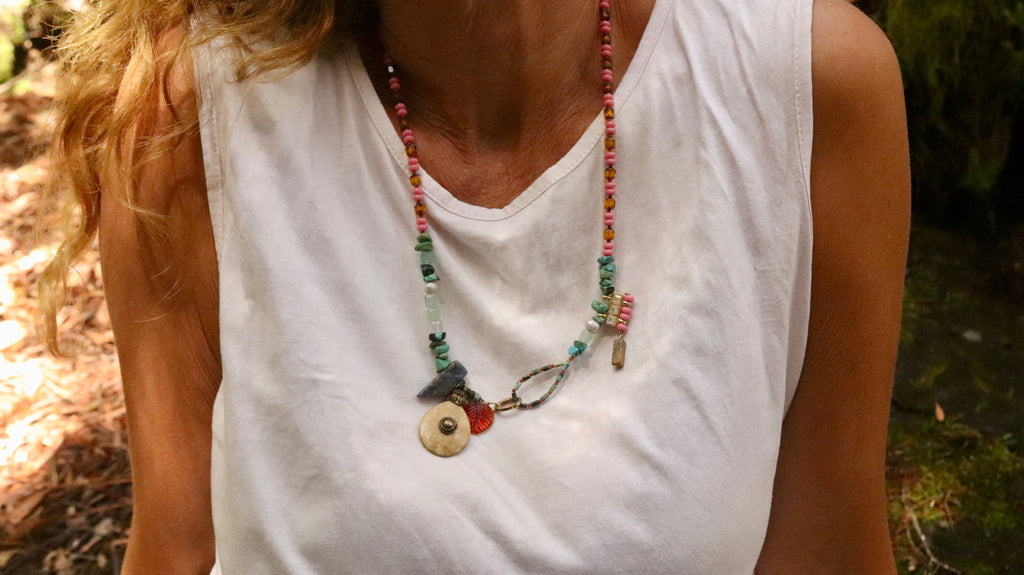 Collar de artista de jardín de piedra